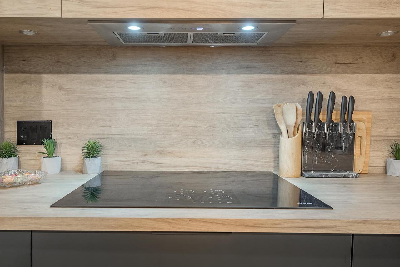 Free Parking Prime Location New Modern Condo Brossard Zewnętrze zdjęcie