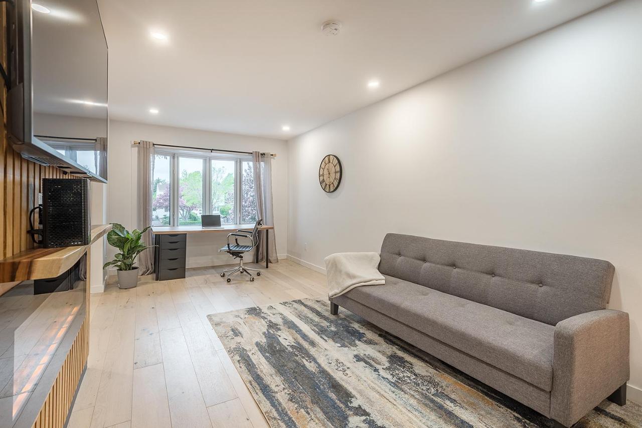 Free Parking Prime Location New Modern Condo Brossard Zewnętrze zdjęcie